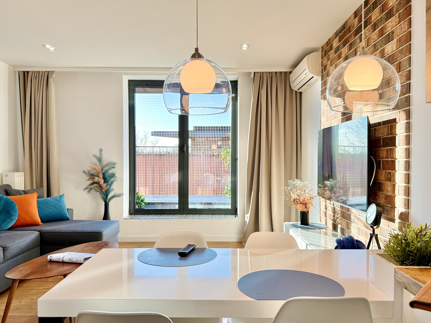 Nowoczesny Apartament z balkonem i parkingiem w Kompleksie Angel City 45m² - A10