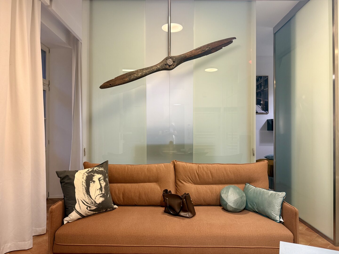 Quiet Design One-Bedroom Apartment with a Balcony Quiet Design One-Bedroom Apartment with a Balcony